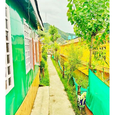 Backyard Stays With Dal Lake View Srīnagar Eksteriør billede